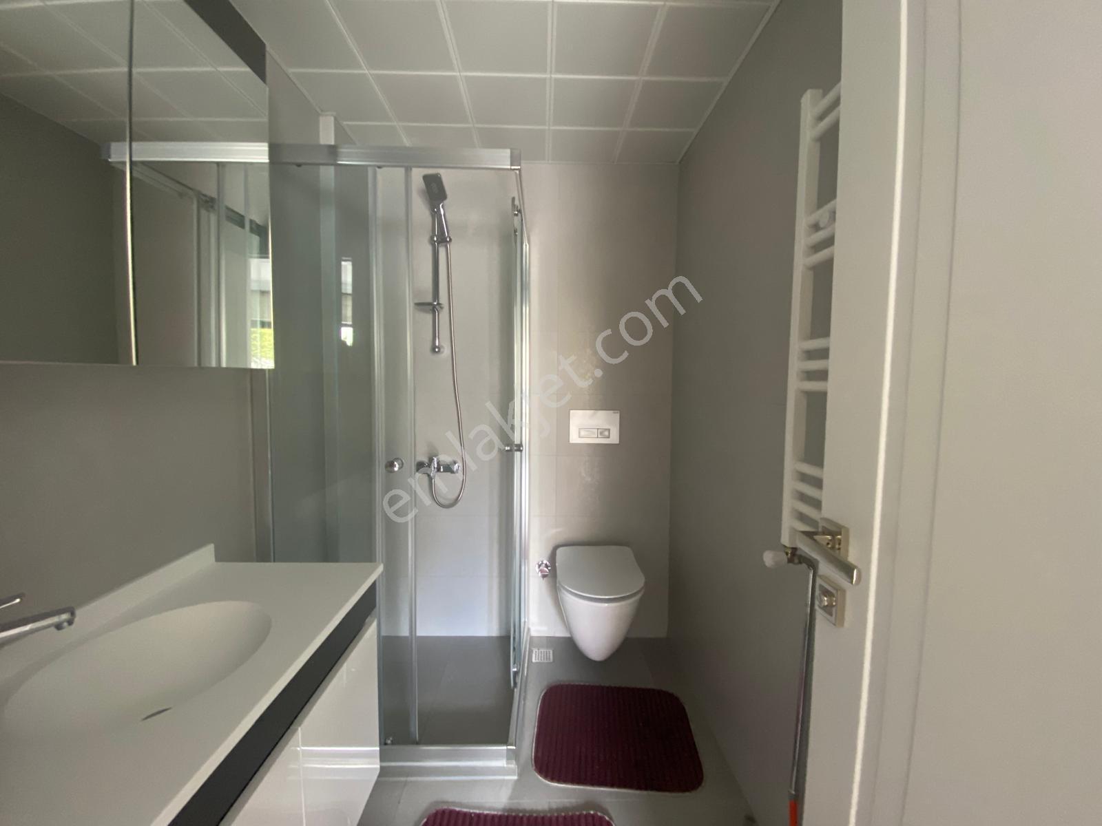 Alaçatı'dan İncek'te Bulvara 50 M 1+1 Sıfır Eşyalı Kiralık - Görsel 24