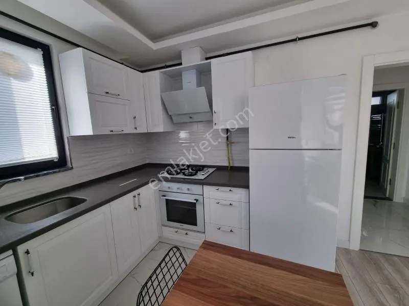 Akgün Kurumsaldan Esenevlerde Merkezi Yerde Eşyalı 1+1 Satılık - Görsel 5
