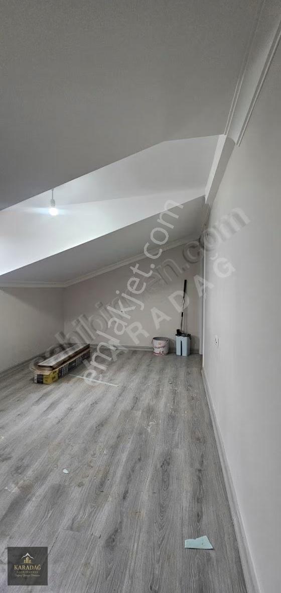Taşoluk Mahallesi Kiralık 1+1 Çatı Katı - Görsel 8