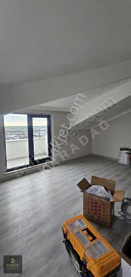 Taşoluk Mahallesi Kiralık 1+1 Çatı Katı - Görsel 15