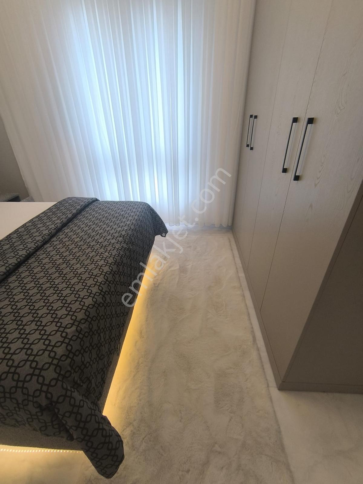 Kariyer'den Bahçeşehir Kolej Yakını 1+1 Ful Eşyalı Satılık Daire - Görsel 33