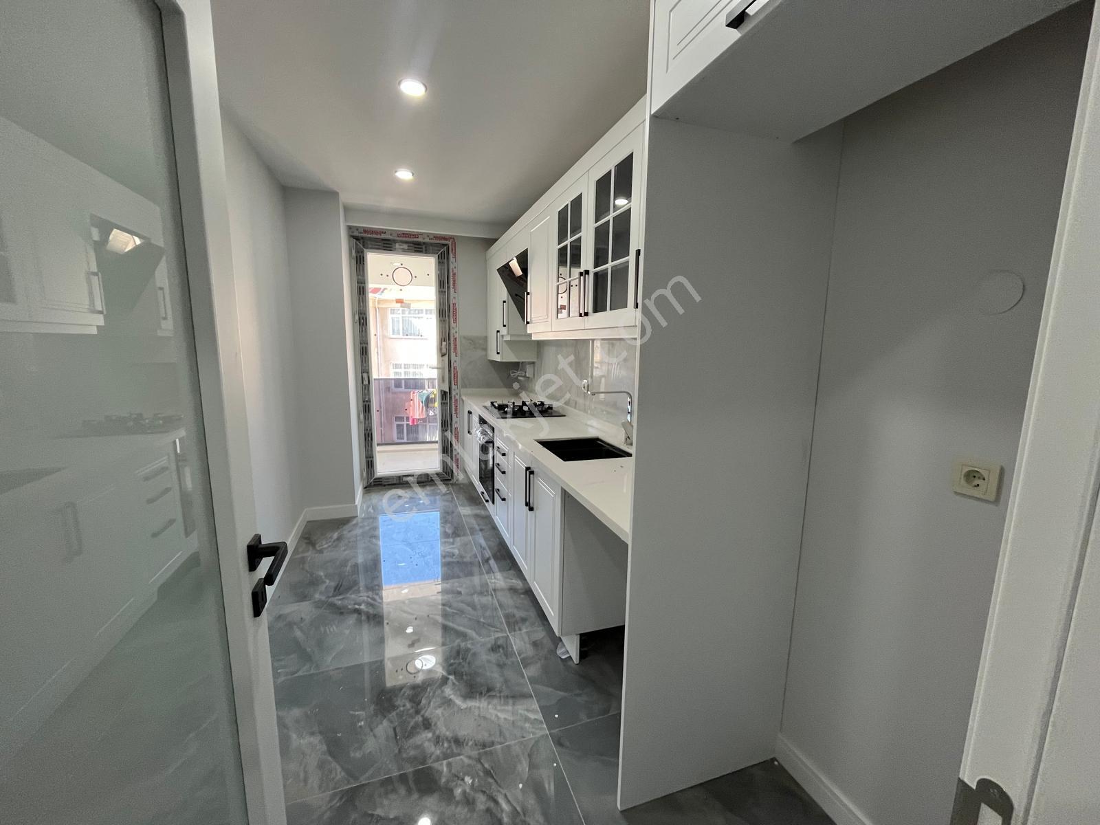 Küçükyalı Merkezde Sıfır Modern Teraslı 3+2 Satılık Dubleks - Görsel 9
