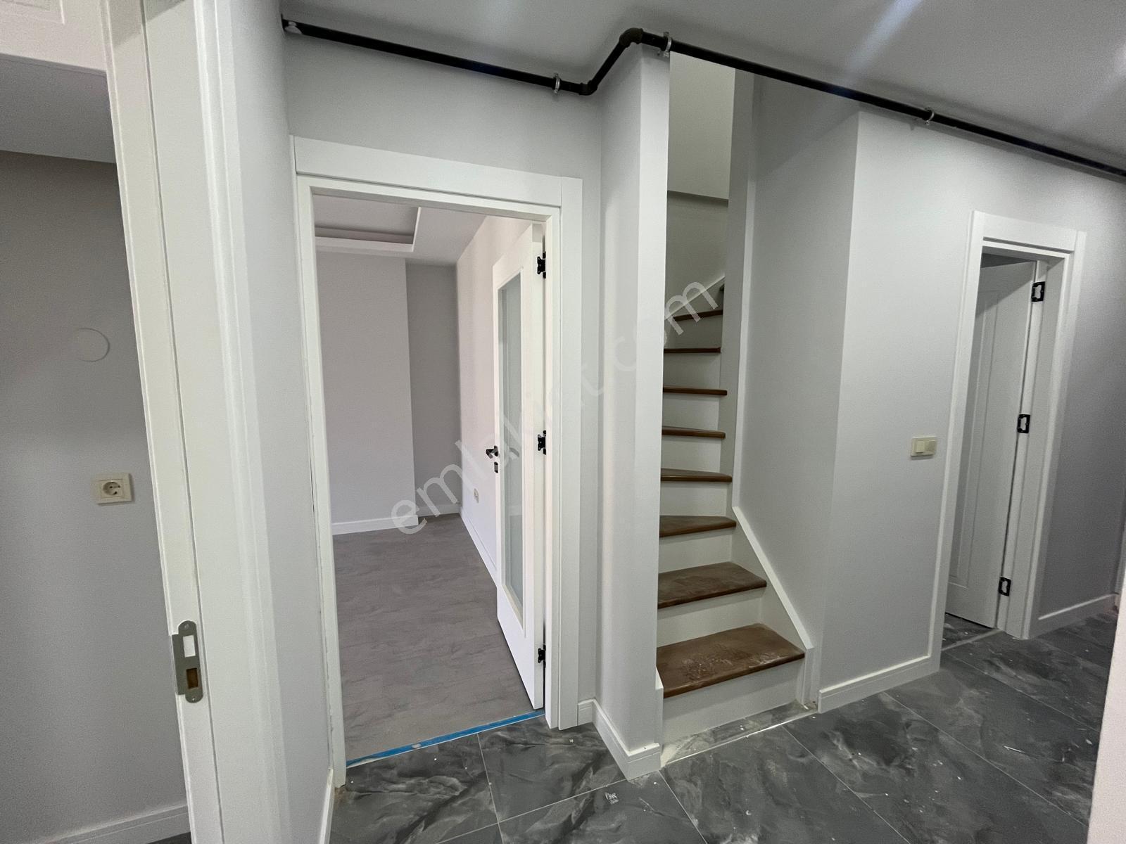 Küçükyalı Merkezde Sıfır Modern Teraslı 3+2 Satılık Dubleks - Görsel 23