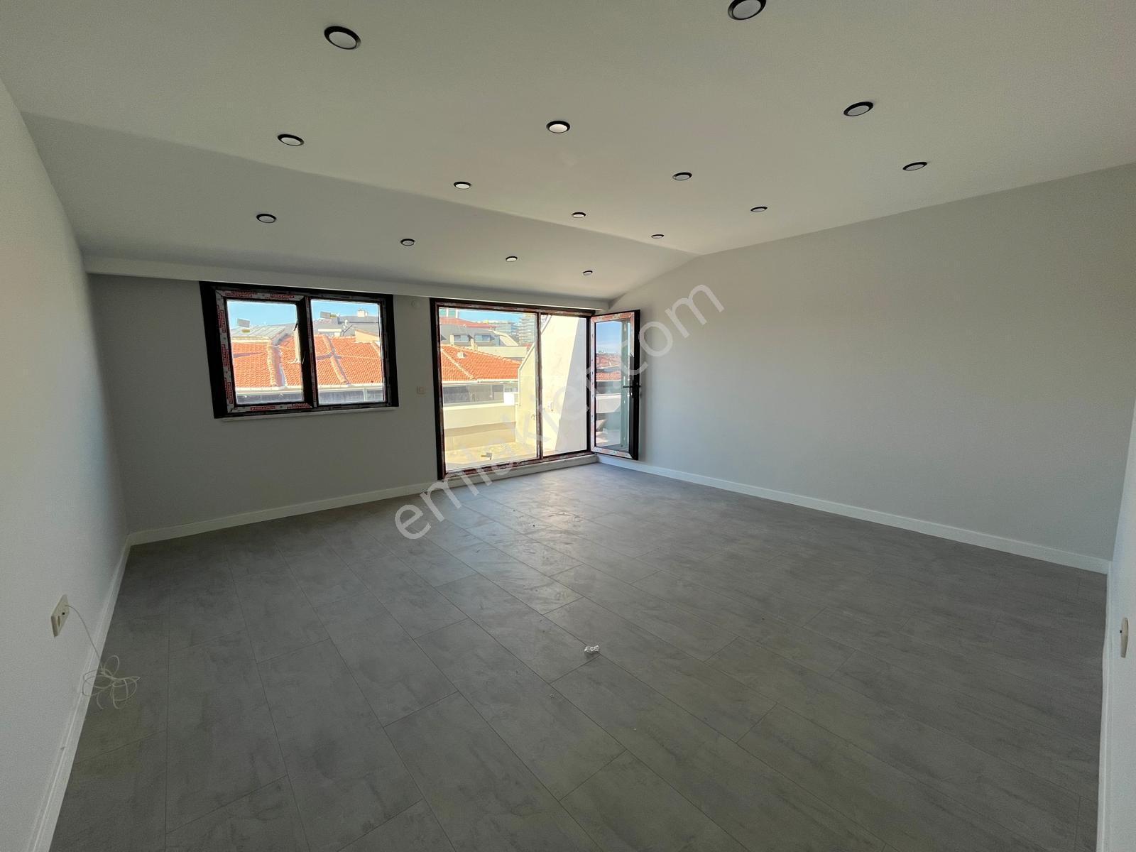 Küçükyalı Merkezde Sıfır Modern Teraslı 3+2 Satılık Dubleks - Görsel 17