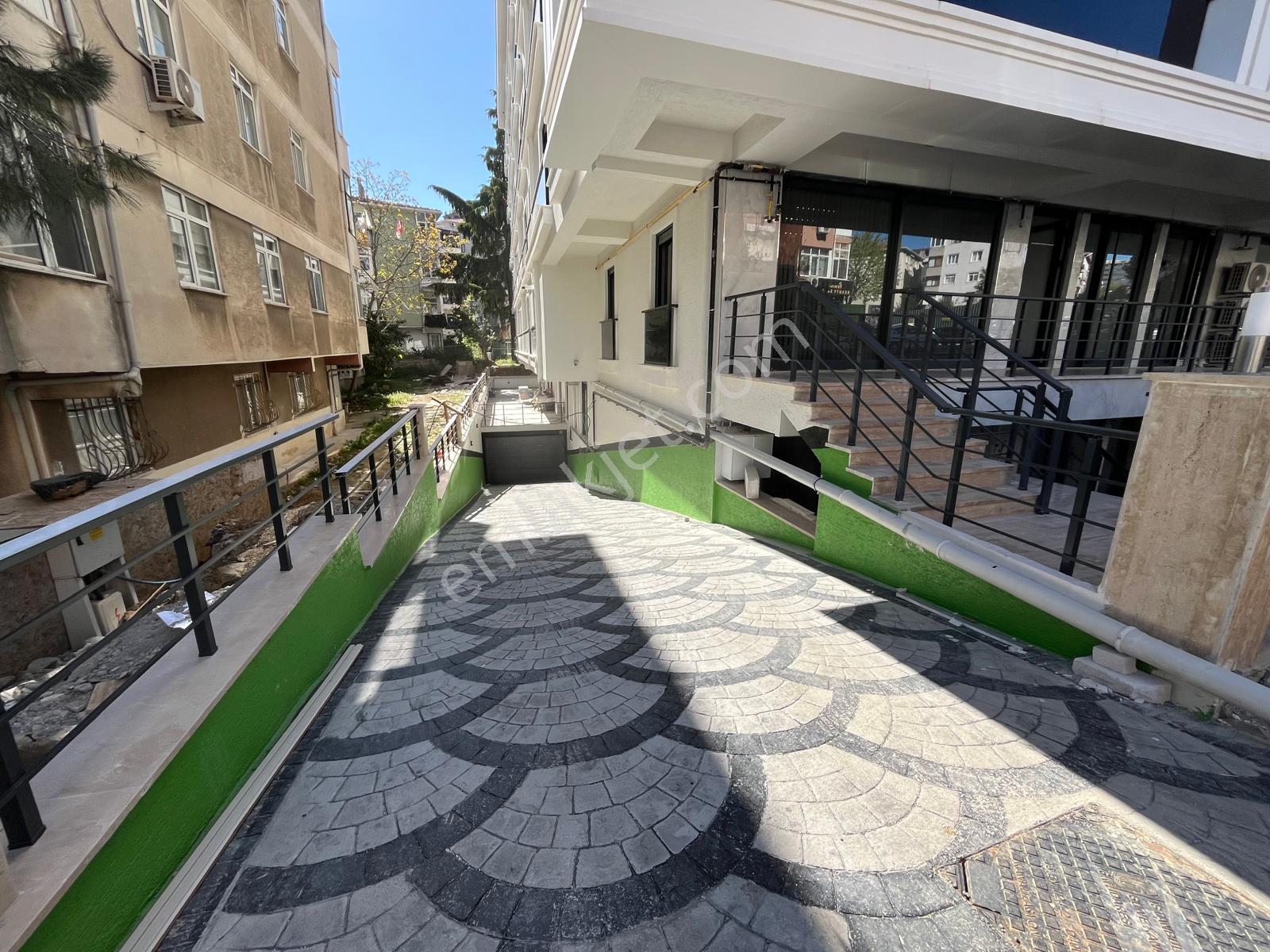 Küçükyalı Merkezde Sıfır Modern Teraslı 3+2 Satılık Dubleks - Görsel 4