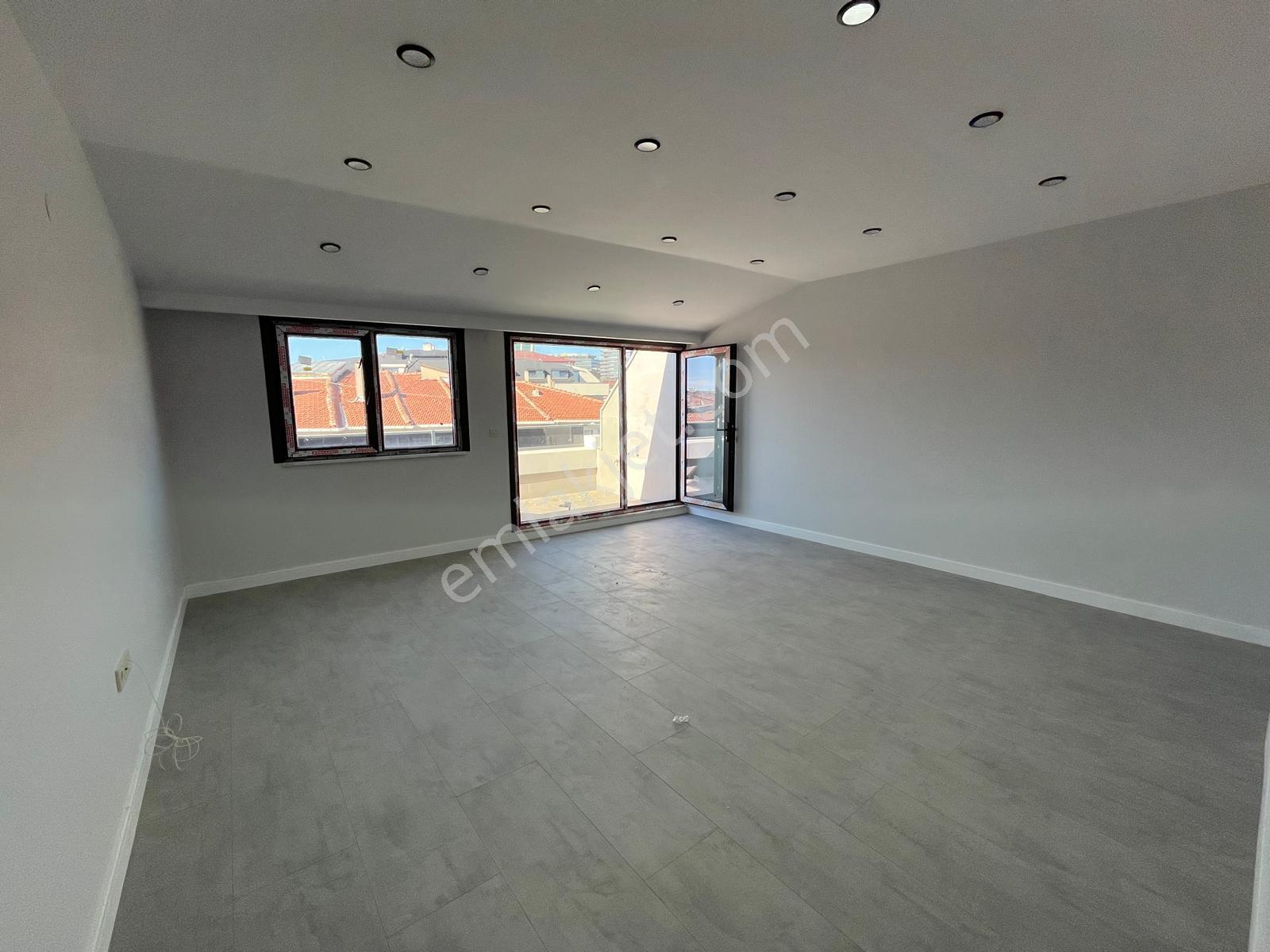 Küçükyalı Merkezde Sıfır Modern Teraslı 3+2 Satılık Dubleks - Görsel 13