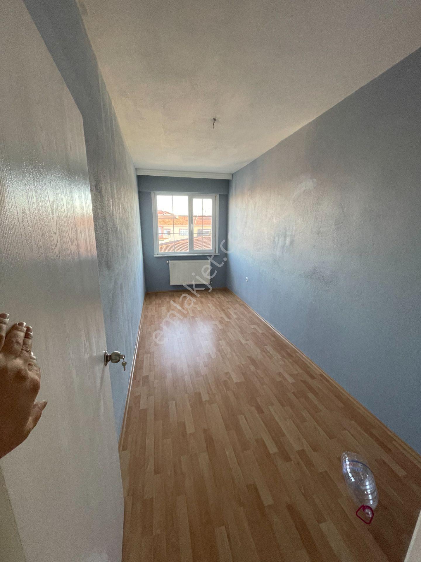Güven Emlaktan 3+1 Kiralık Daire Merkezde - Görsel 8