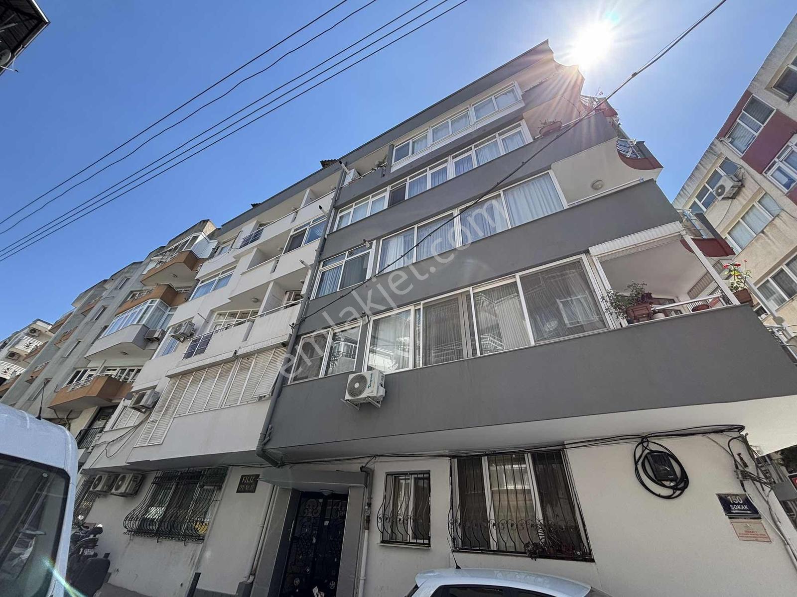 Konak Çankaya Mahallesinde Geniş Teraslı 3+1 Satılık Daire