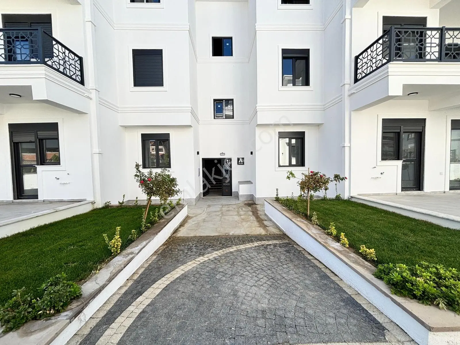 Kerim'den Küçükkuyu Merkez'de Bahçe Katı Lüx Kiralık Daire - Görsel 10