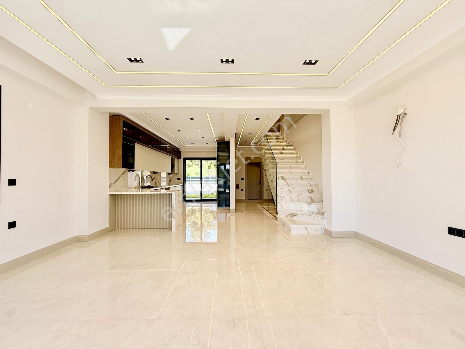 Deniz Manzaralı 4+1 Müstakil Villa 280 M² Doğa İçinde Lüks Yaşam - Görsel 3