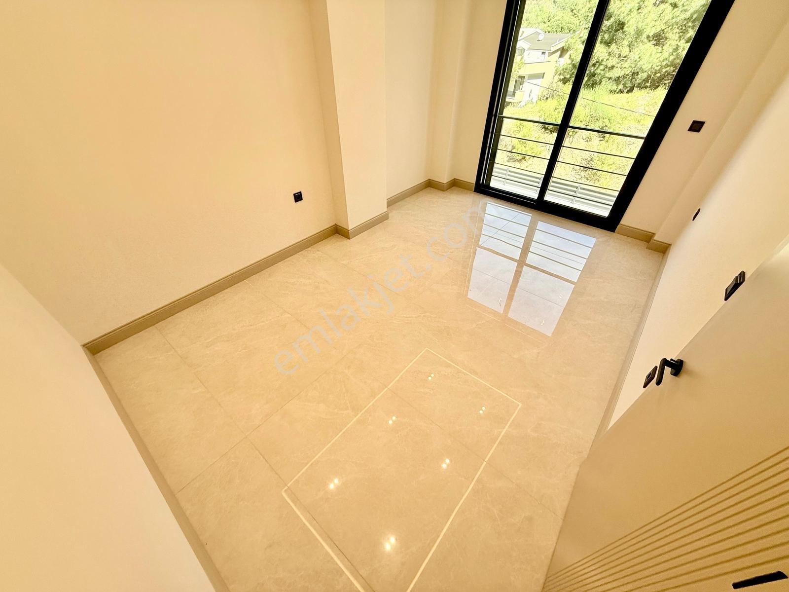 Deniz Manzaralı 4+1 Müstakil Villa 280 M² Doğa İçinde Lüks Yaşam - Görsel 9