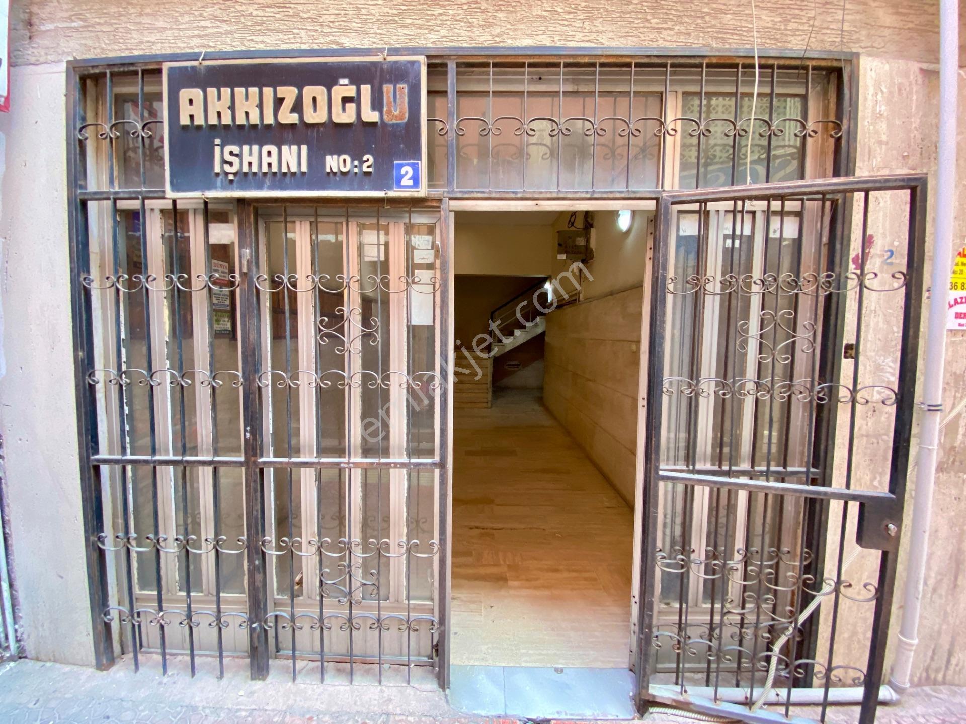 Mersin Çarşı Merkezinde, İstiklal Caddesi’ne Cepheli Satılık Ofis - Görsel 7