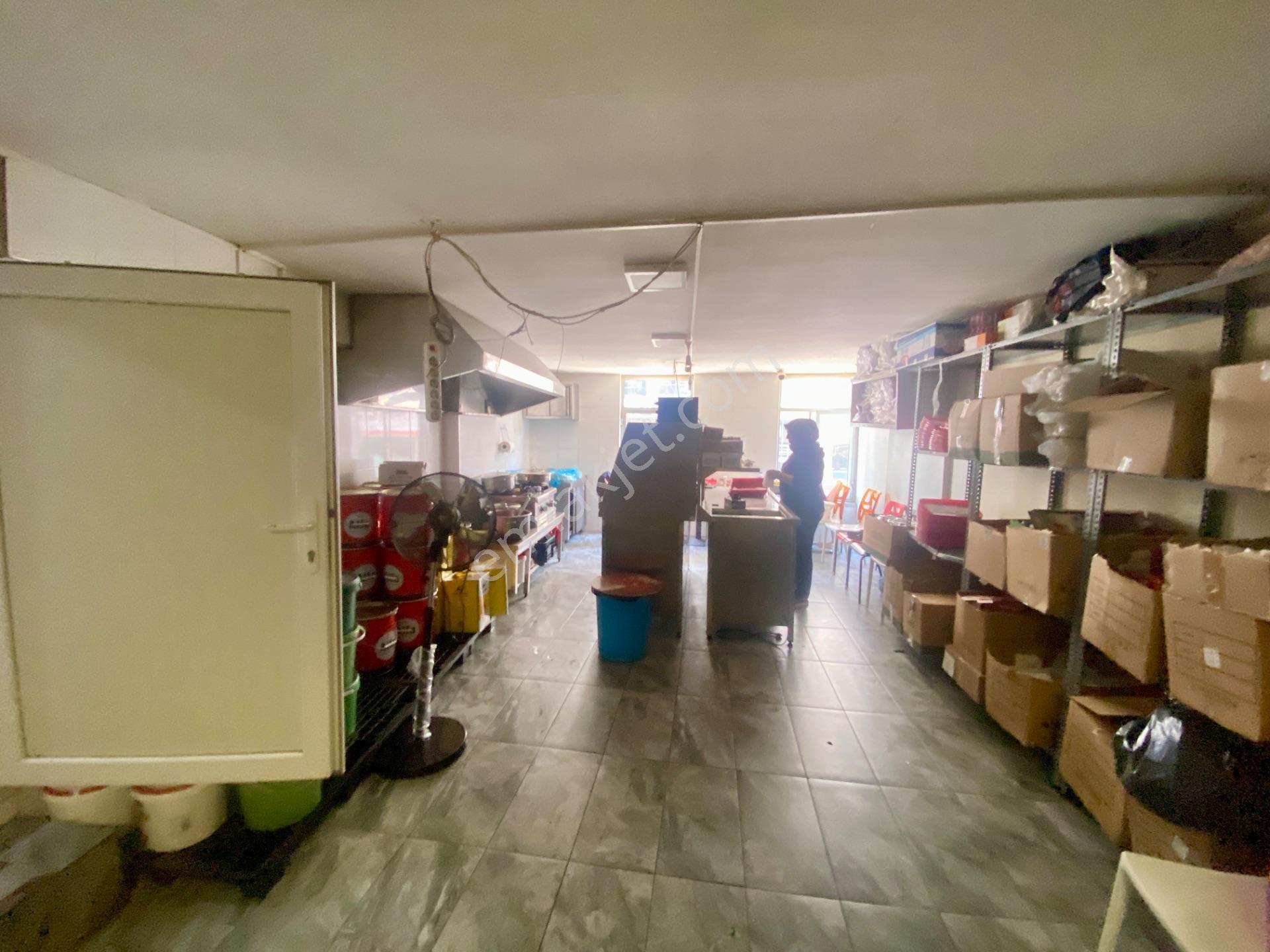 Mersin Çarşı Merkezinde, İstiklal Caddesi’ne Cepheli Satılık Ofis - Görsel 12