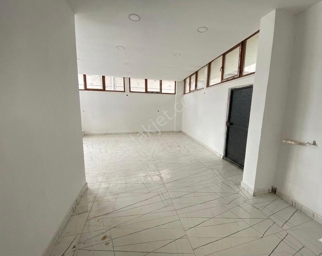 Roma’ Dan Akhısar’ Da Kiralık Dükkan - Görsel 8