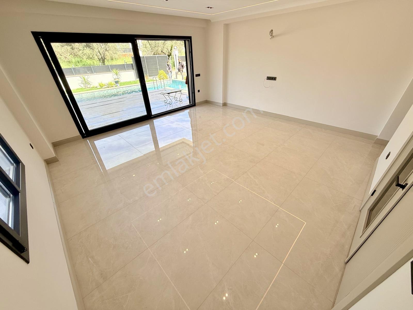 Parladan Kalite İle Buluşturan Havuzlu 3+1 Müstakil Villa 410 M² - Görsel 13