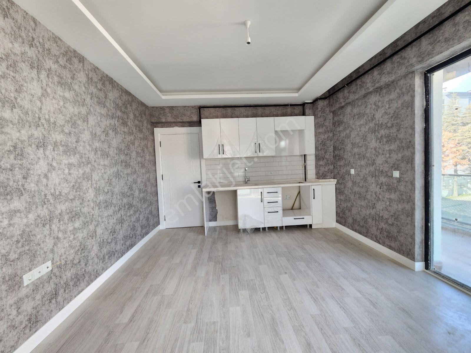 Alaçatı'dan Sıfır/bulvara Yakın/ön Cephe/yerden Isıtma Kiralık - Görsel 26