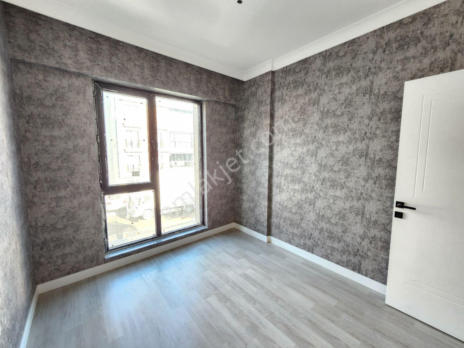 Alaçatı'dan Sıfır/bulvara Yakın/ön Cephe/yerden Isıtma Kiralık - Görsel 3