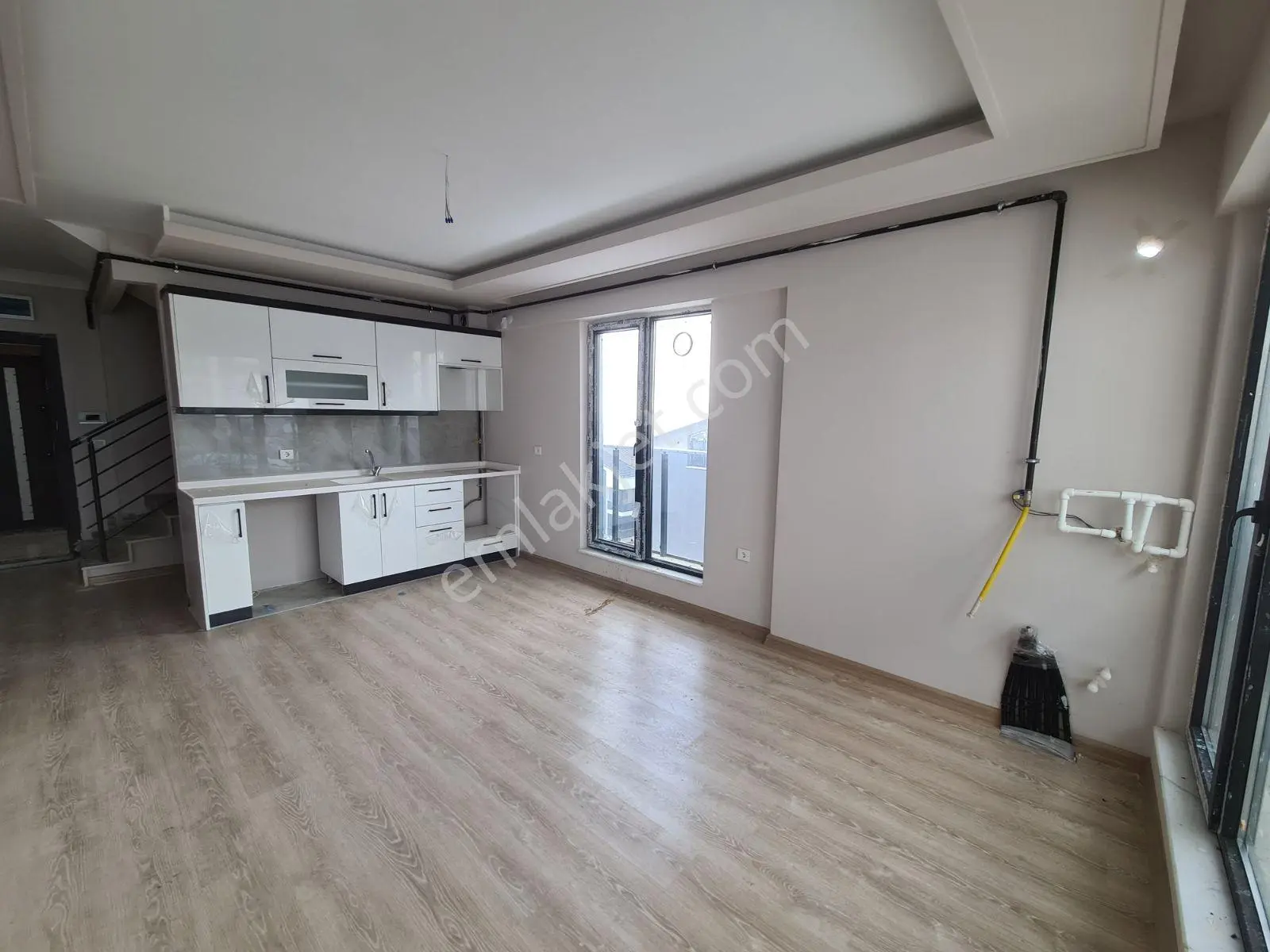 Alaçatı'dan Yüzde %80 Kredi İmkanı Vadi Manzaralı /teraslı/