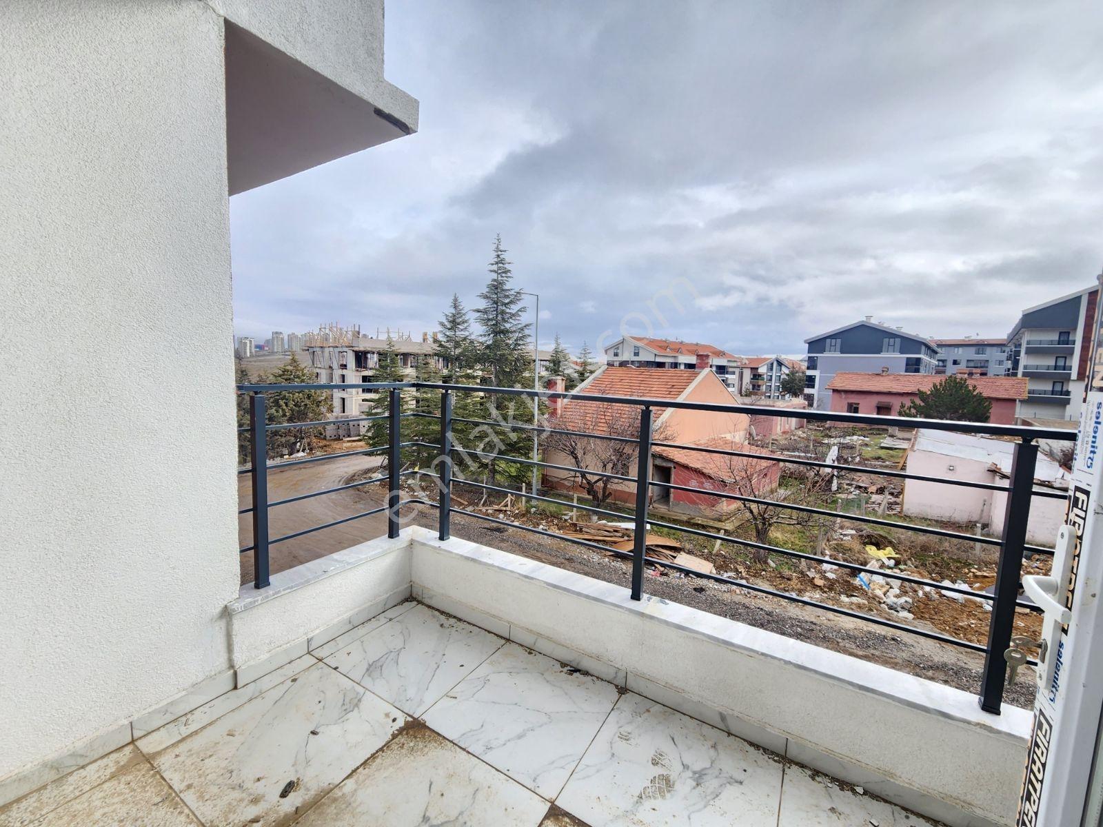 Alaçatı'dan % 80 Kredi İmkanı Teraslı/öncephe/vadi Manzaralı 3+1 - Görsel 12