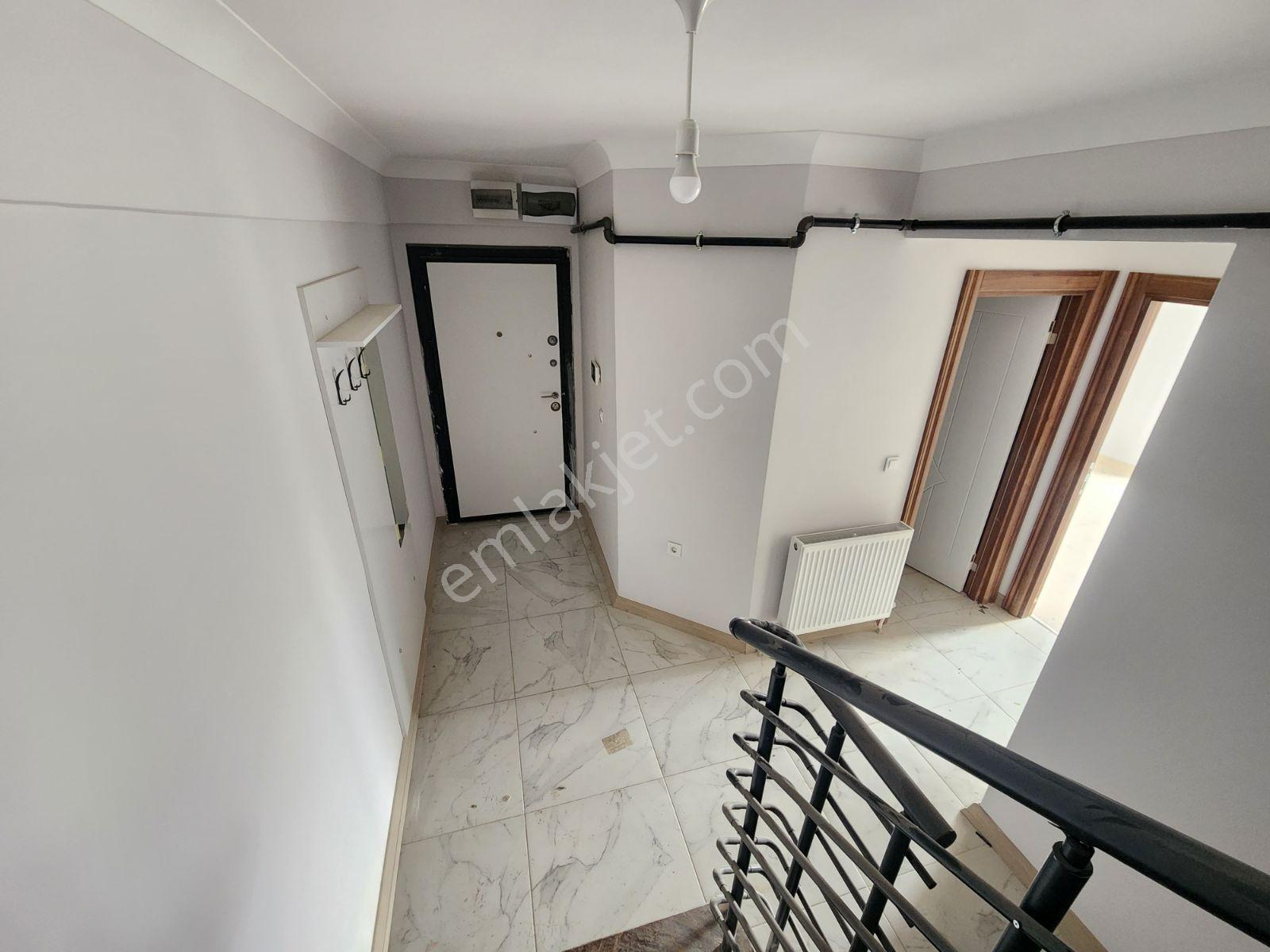 Alaçatı'dan % 80 Kredi İmkanı Teraslı/öncephe/vadi Manzaralı 3+1 - Görsel 32