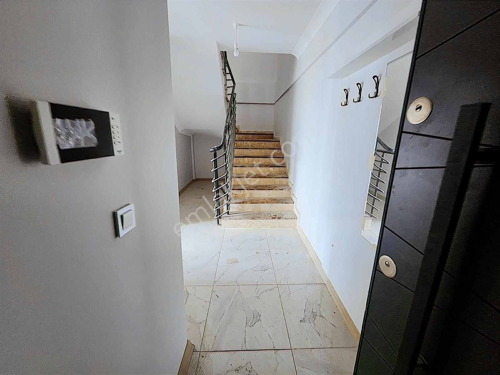Alaçatı'dan % 80 Kredi İmkanı Teraslı/öncephe/vadi Manzaralı 3+1 - Görsel 22