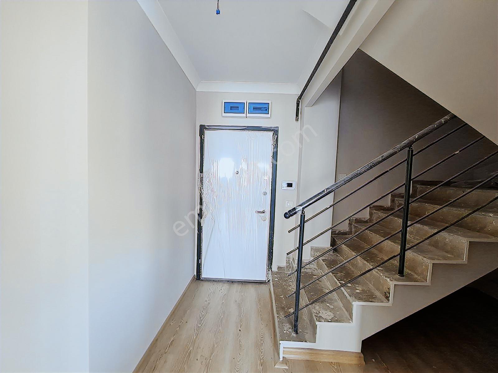 Alaçatı'dan Vadi Manzaralı/teraslı/iskanlı/ferah 3+1 Kiralık - Görsel 9
