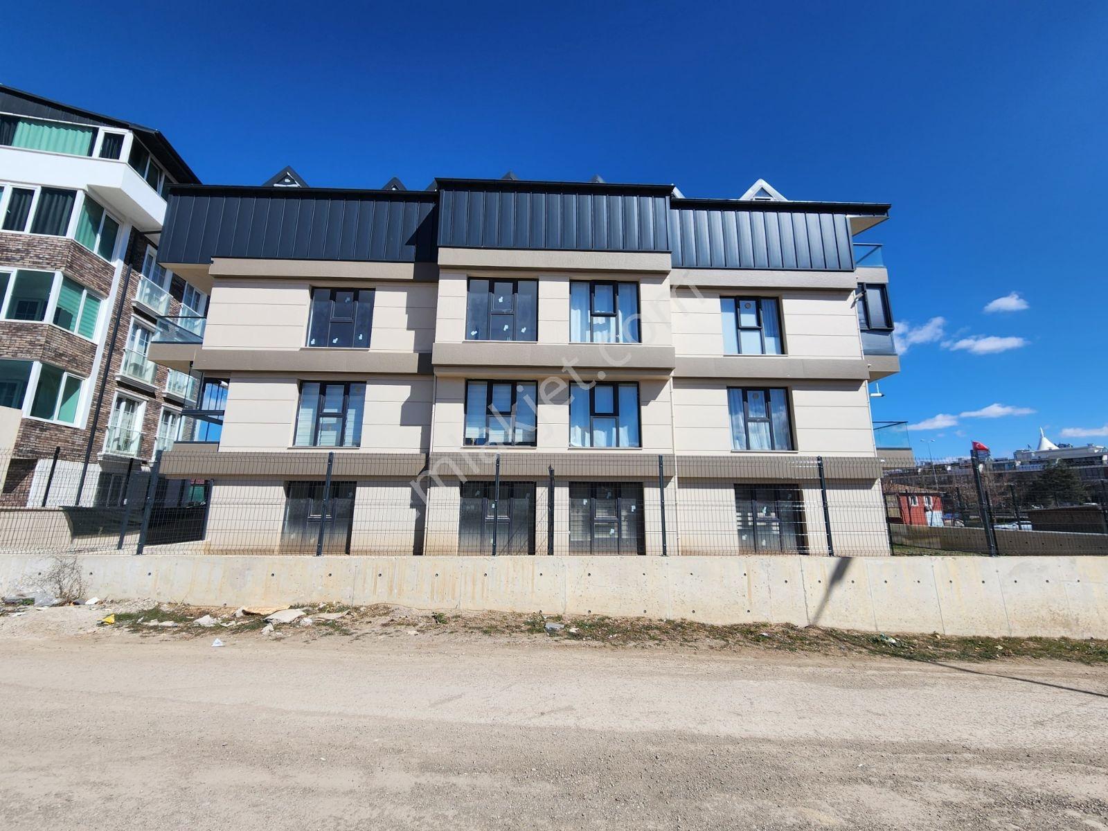 Alaçatı'dan Bulvara 50 Metre Ara Katta Kiralık Daire - Görsel 28