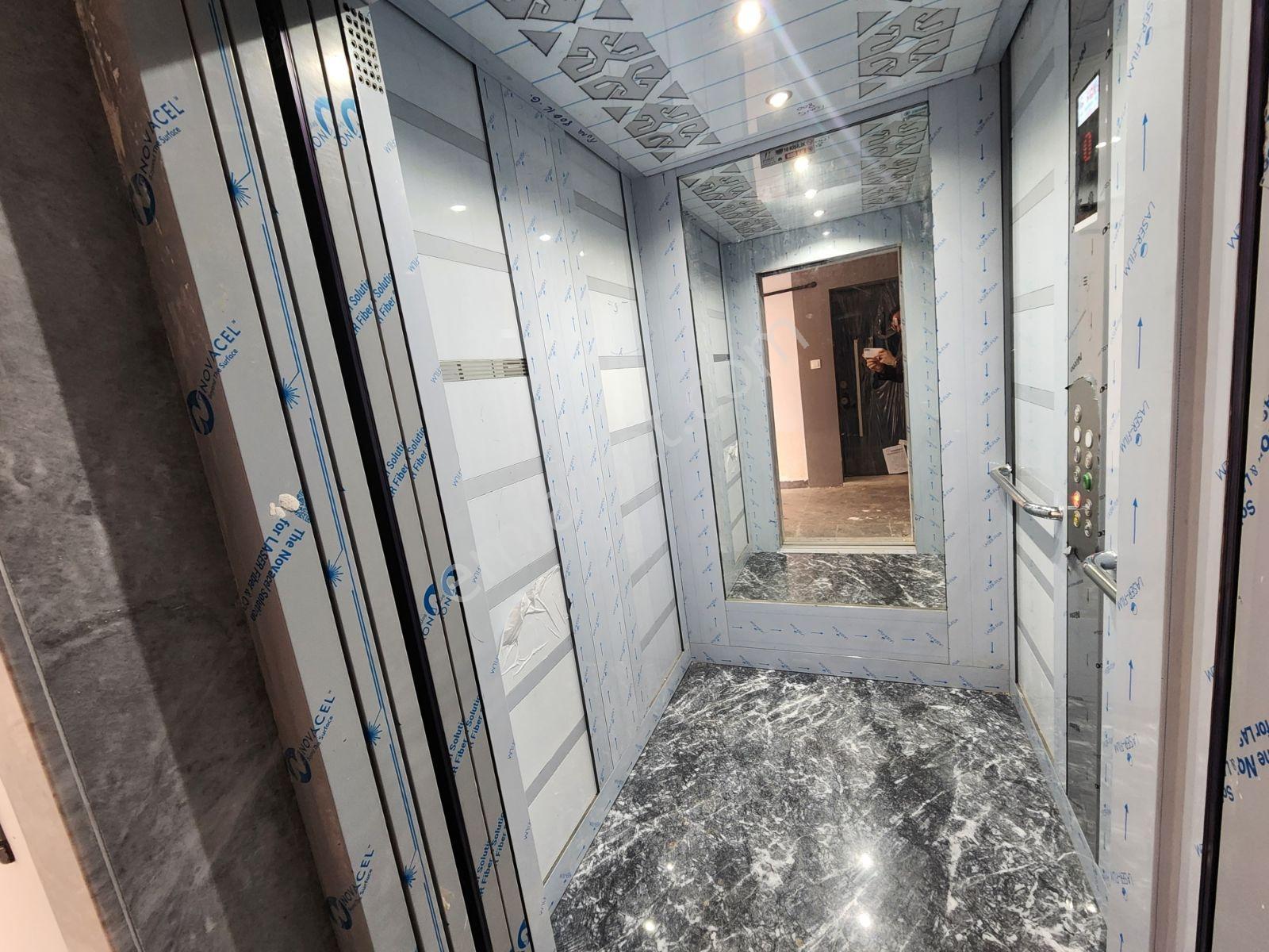 Alaçatı'dan Bulvara 50 Metre Ara Katta Kiralık Daire - Görsel 12