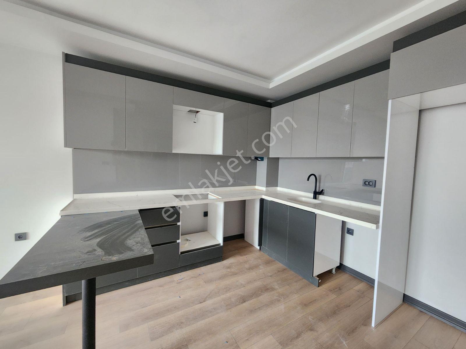 Alaçatı'dan Yüzde% 80 Kredili /iskanlı/geniş /güney Cephe
