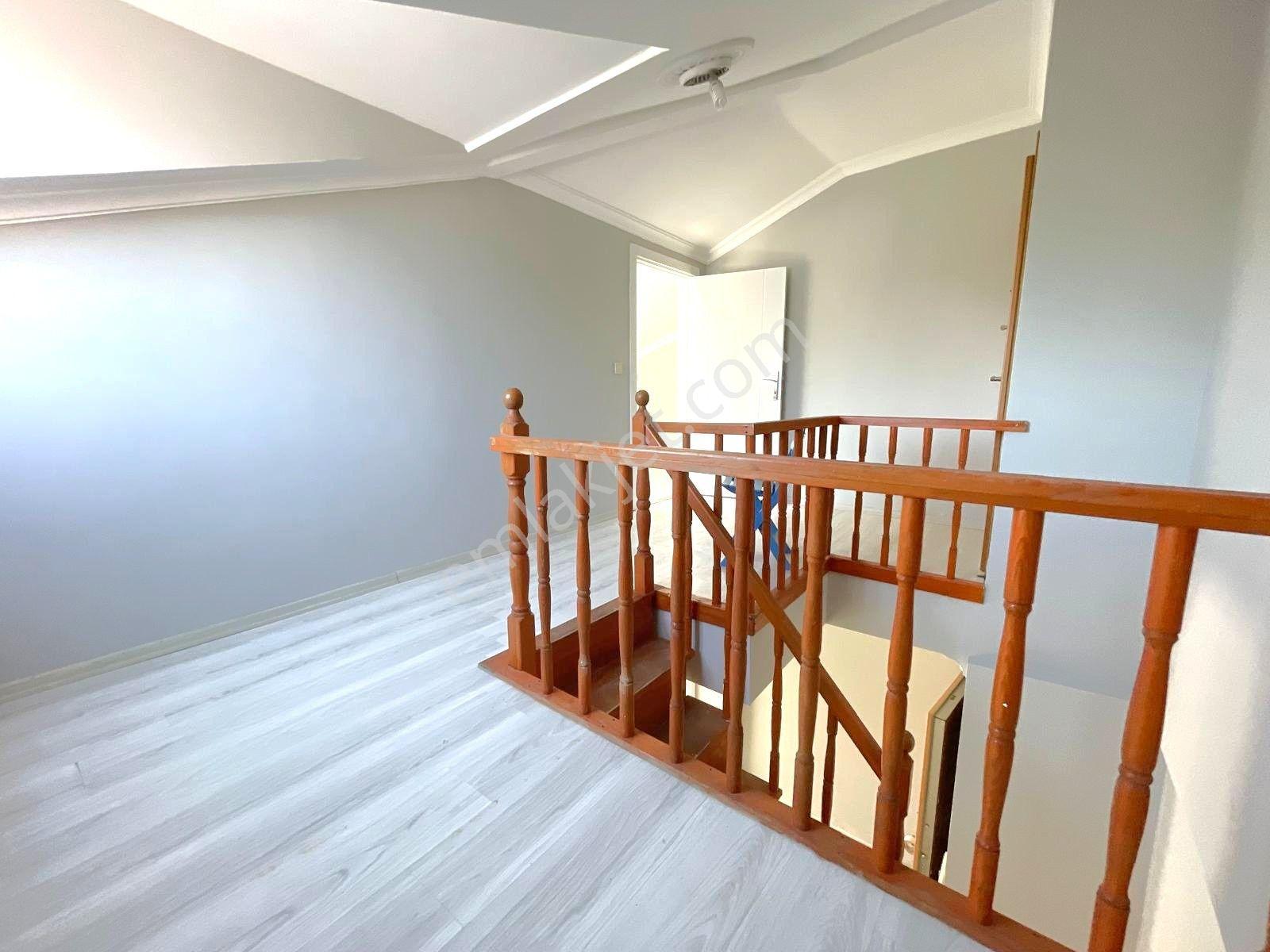 Kiralık Çatı Dubleks 3+1 İskanlı 120 M2 Güney Cephe - Görsel 23