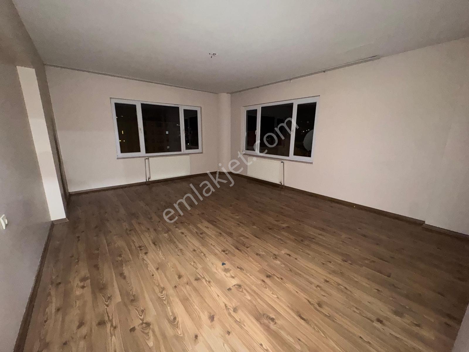 Kemal Arat Okulu Yanında 3+1 Bakımlı 2 Balkonlu Kiralık Daire - Görsel 3