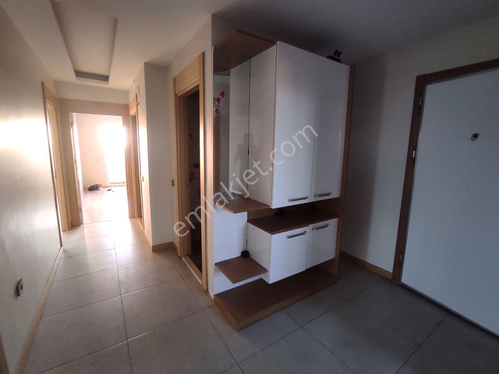 Atıcı'dan İlçe Emniyet Karşısı Kombili İskanlı 3+1 Kiralık - Görsel 8