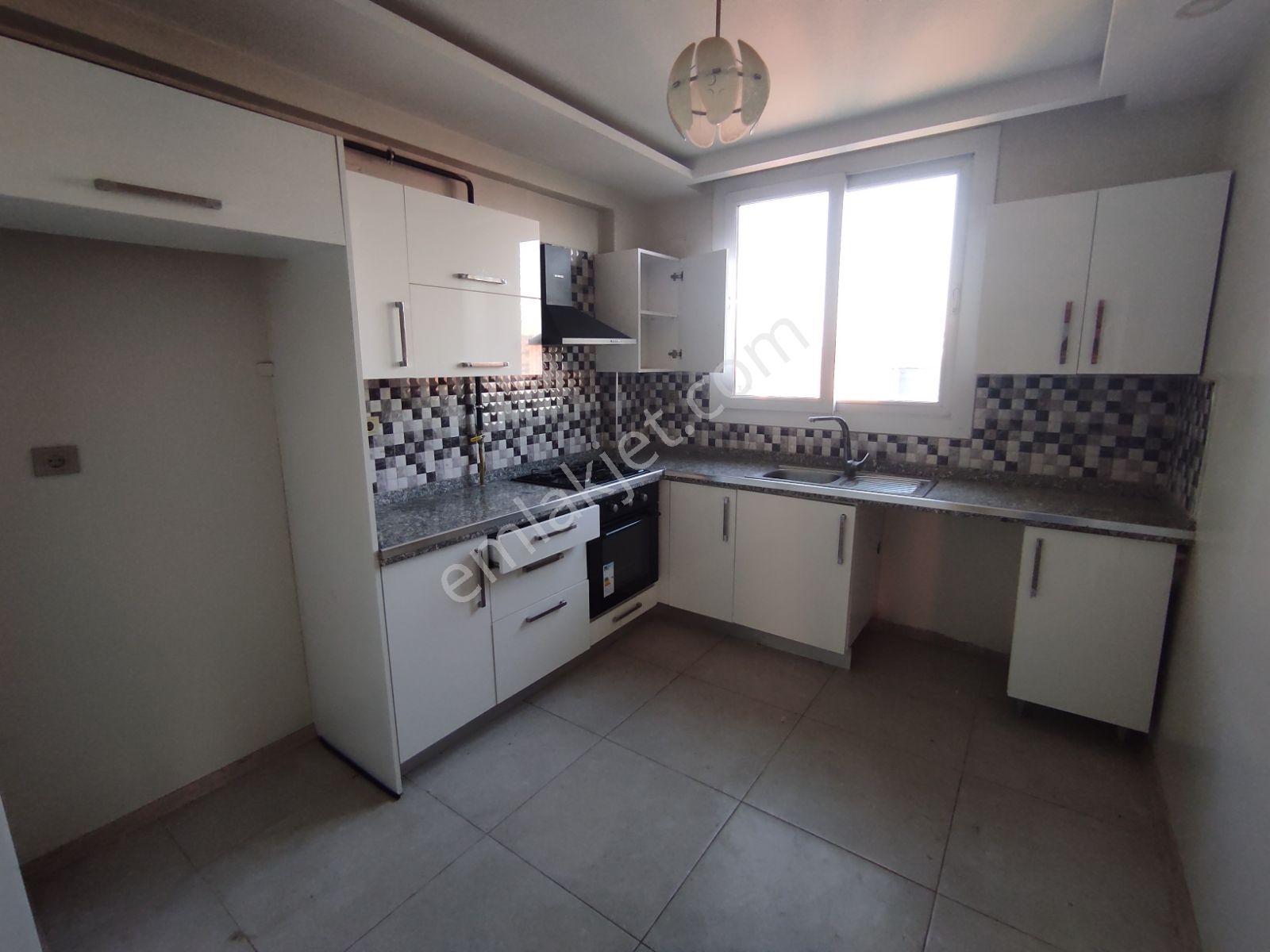 Atıcı'dan İlçe Emniyet Karşısı Kombili İskanlı 3+1 Kiralık - Görsel 2