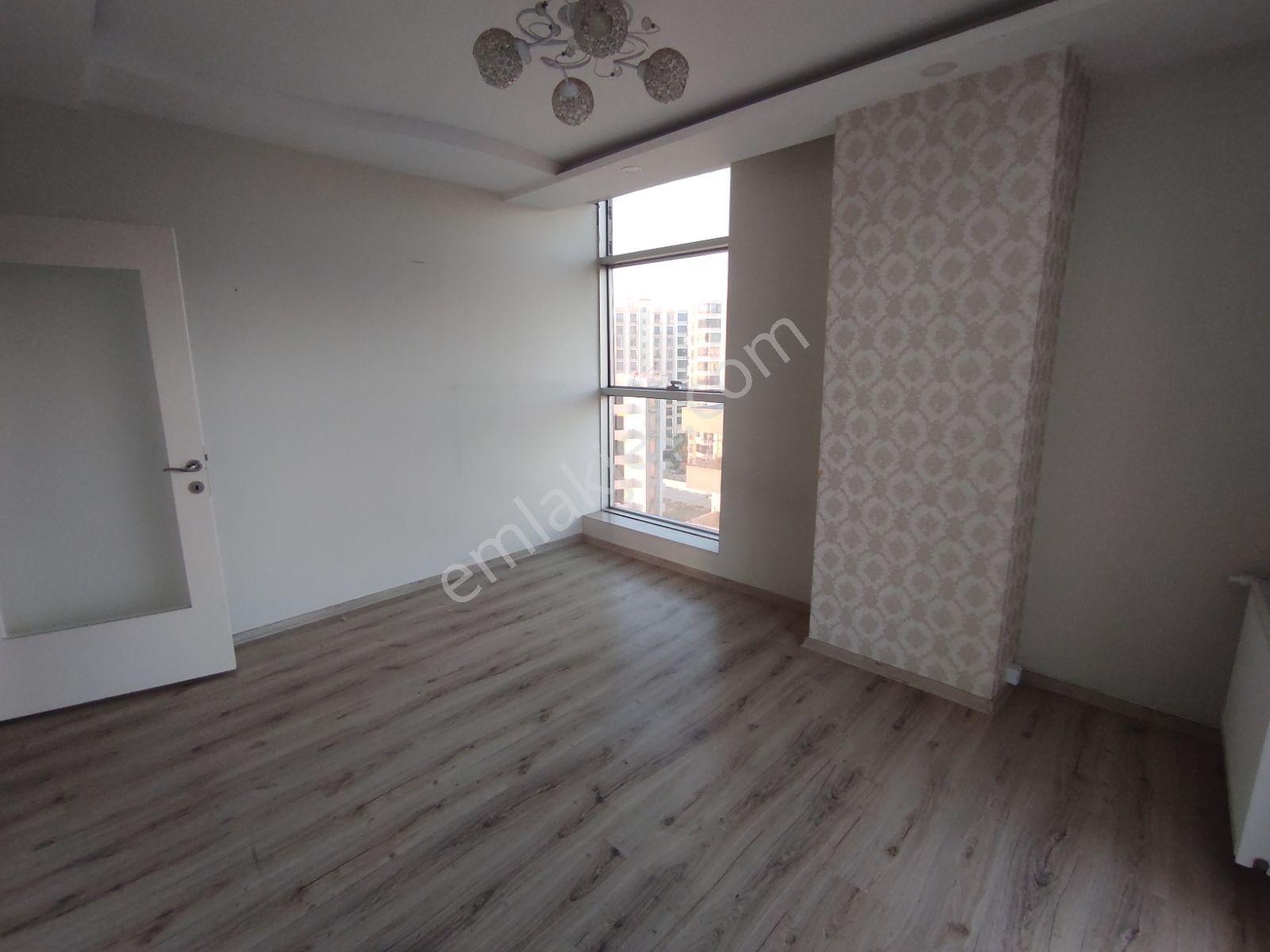 Atıcı'dan İlçe Emniyet Karşısı Kombili İskanlı 3+1 Kiralık - Görsel 6