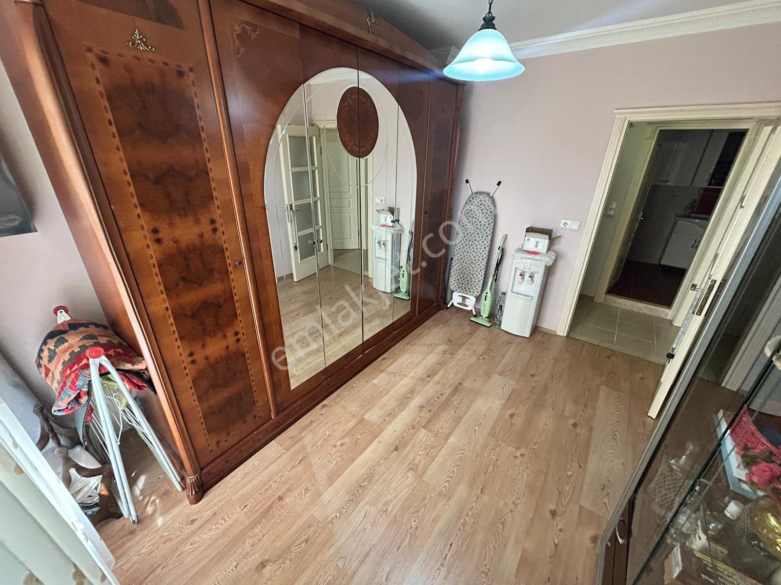Paşakent Mah. 3+1 Ara Kat 150 M2 Otoparklı Satılık Daire - Görsel 25