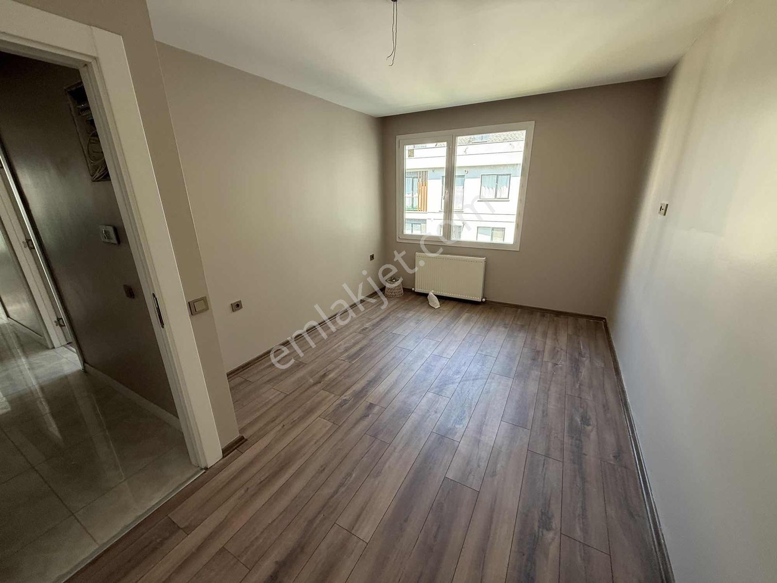 Kiralık Metrobüse Yakın 4+2 Dubleks Site İçi