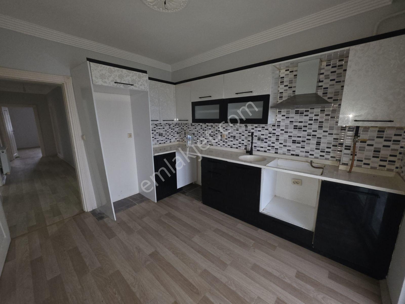 Aşağıaziziye Mahlesi Aziziye Yolu 3+1 125 M2 Kombi Petekli - Görsel 13