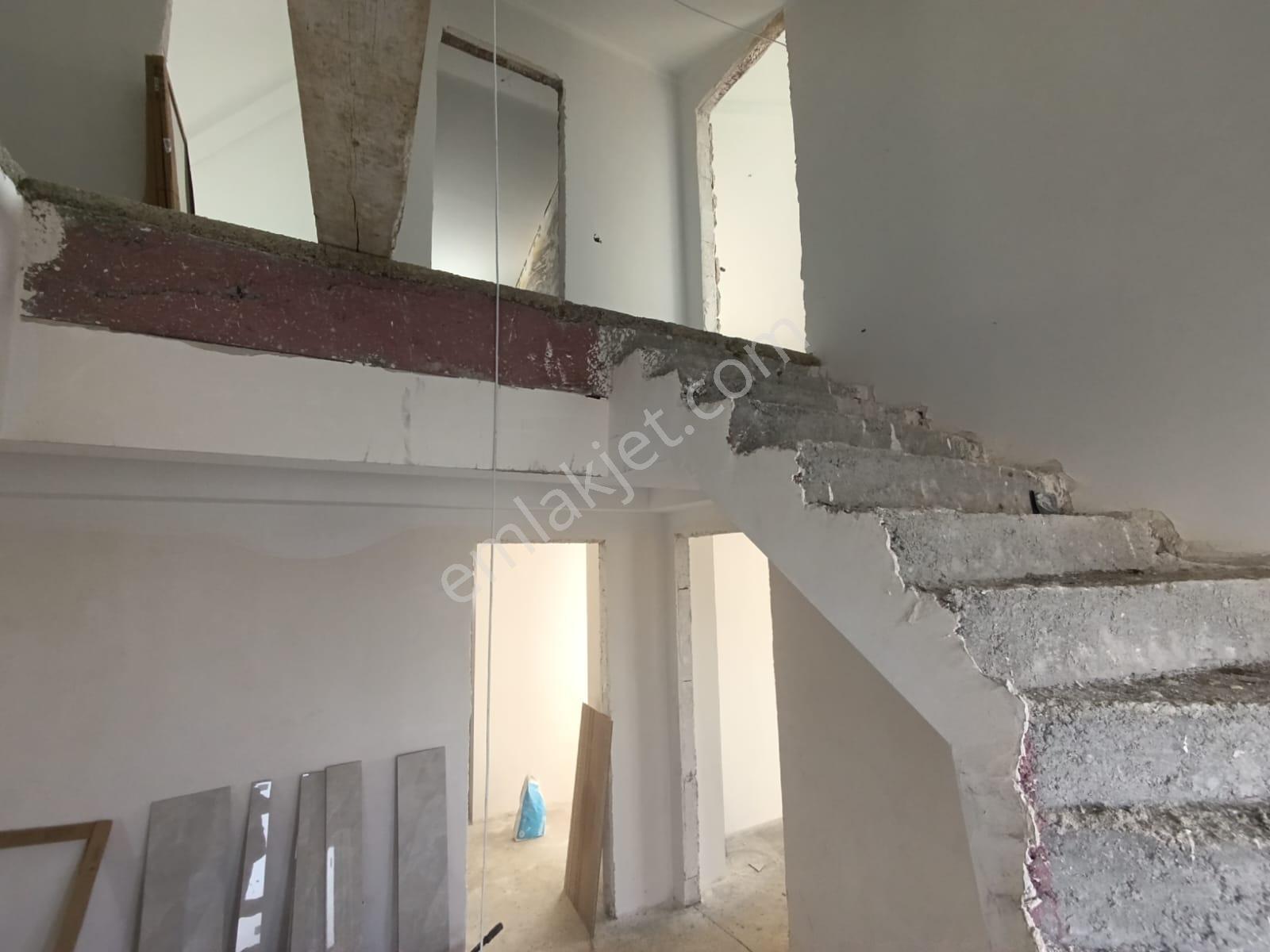 Güzelce Deniz Manzaralı Özel Yapım Taş Cepheli 4+2 Lüks Villa - Görsel 17