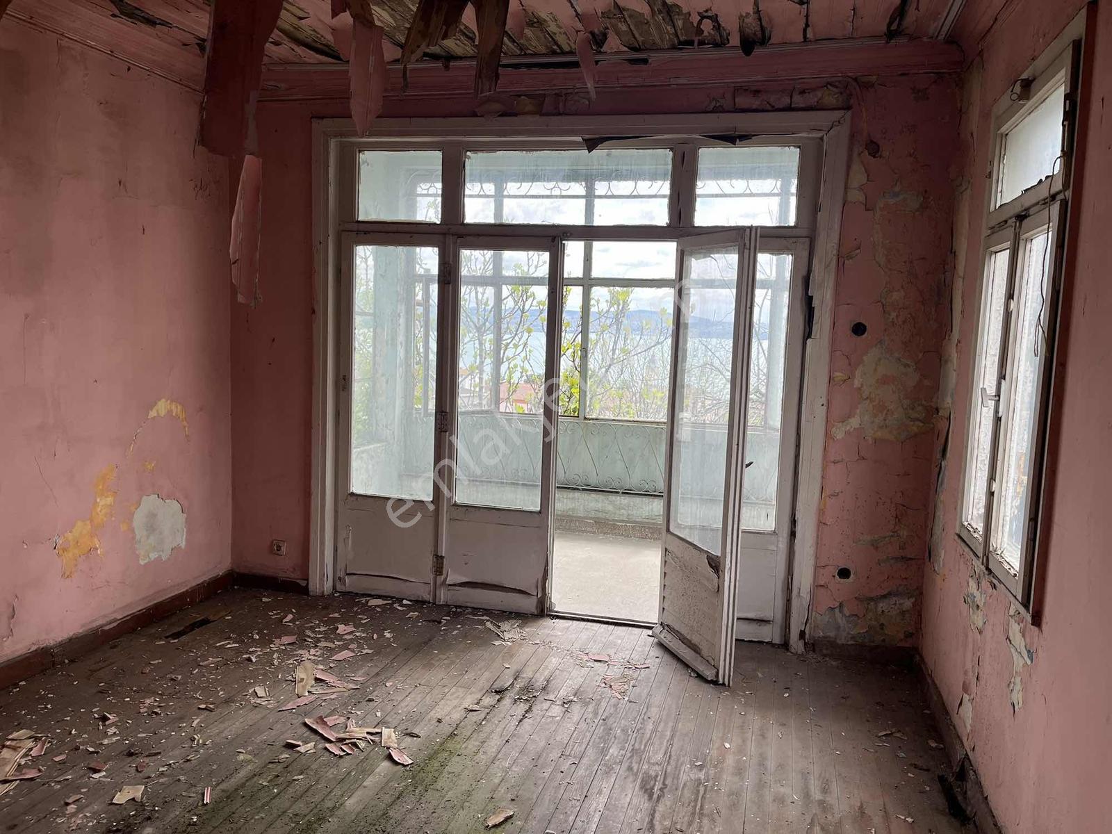 Sarıyer Büyükdere De Komple Satılık Boğaz Manzaralı Triplex Bina - Görsel 8