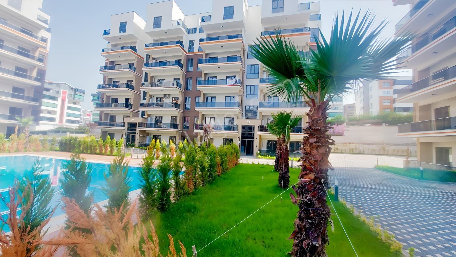Kayapada 3,5+1 Geniş Kullanımlı Bahçeli Satılık Giriş Katı Daire