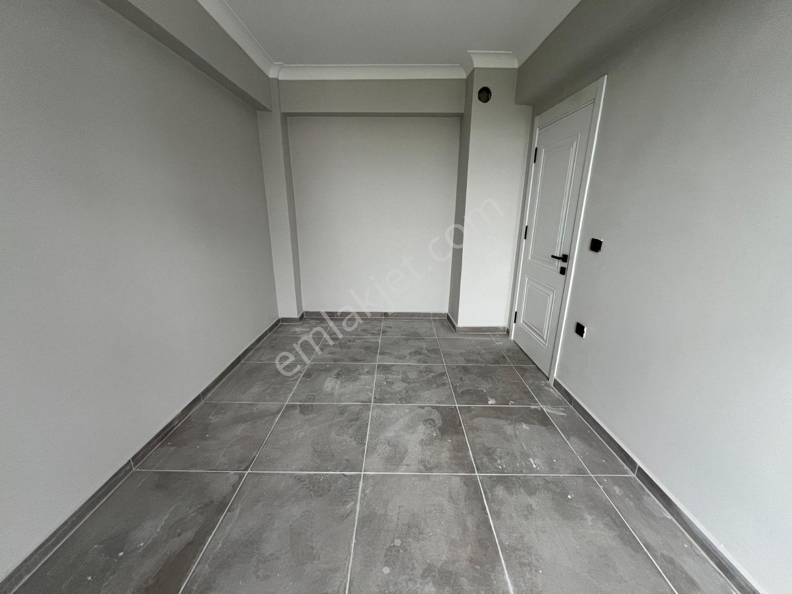 Hatip Mahallesinde Havuz Cephe Satılık 1+1 Daire - Görsel 6