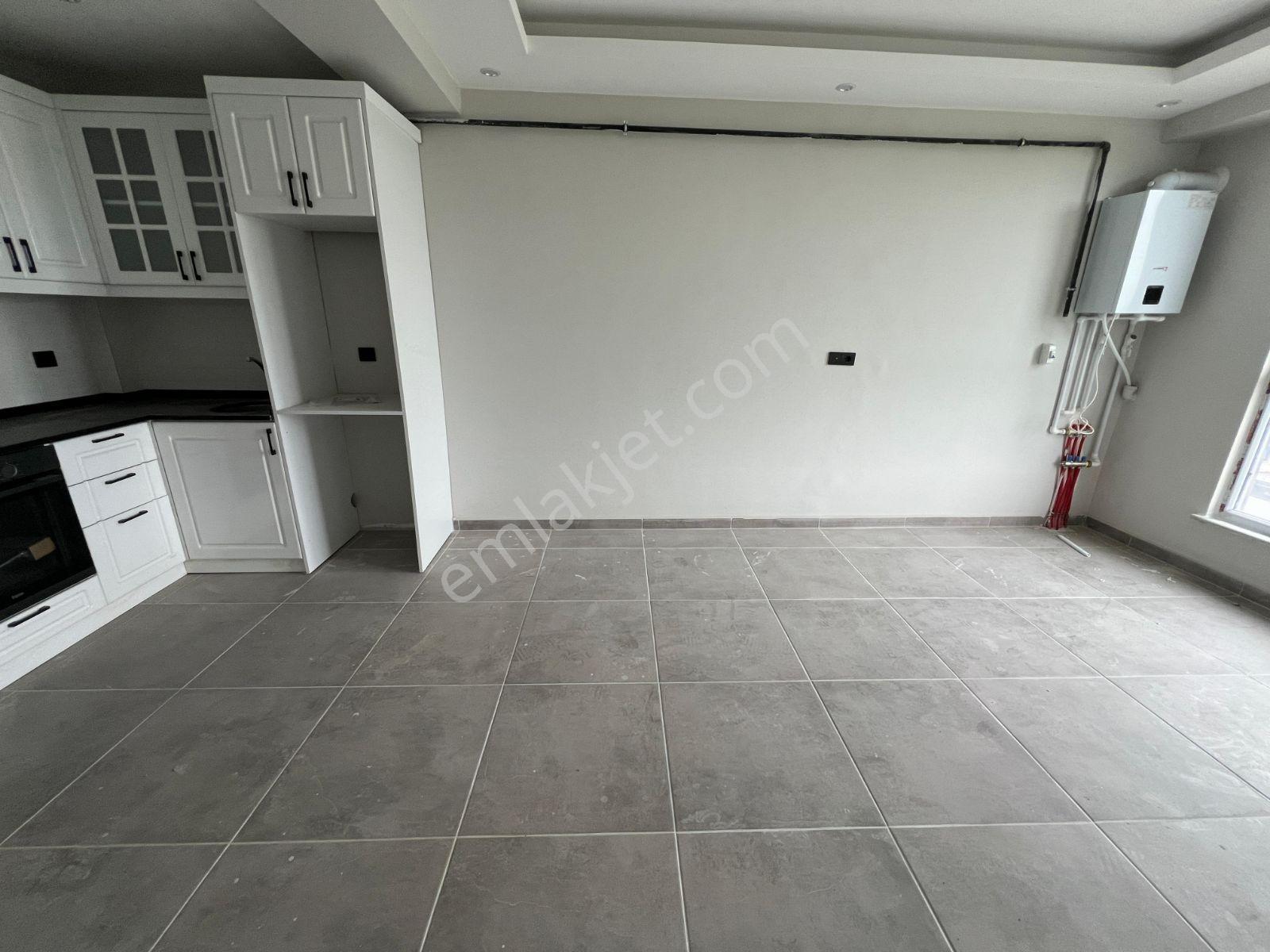 Hatip Mahallesinde Havuz Cephe Satılık 1+1 Daire - Görsel 9