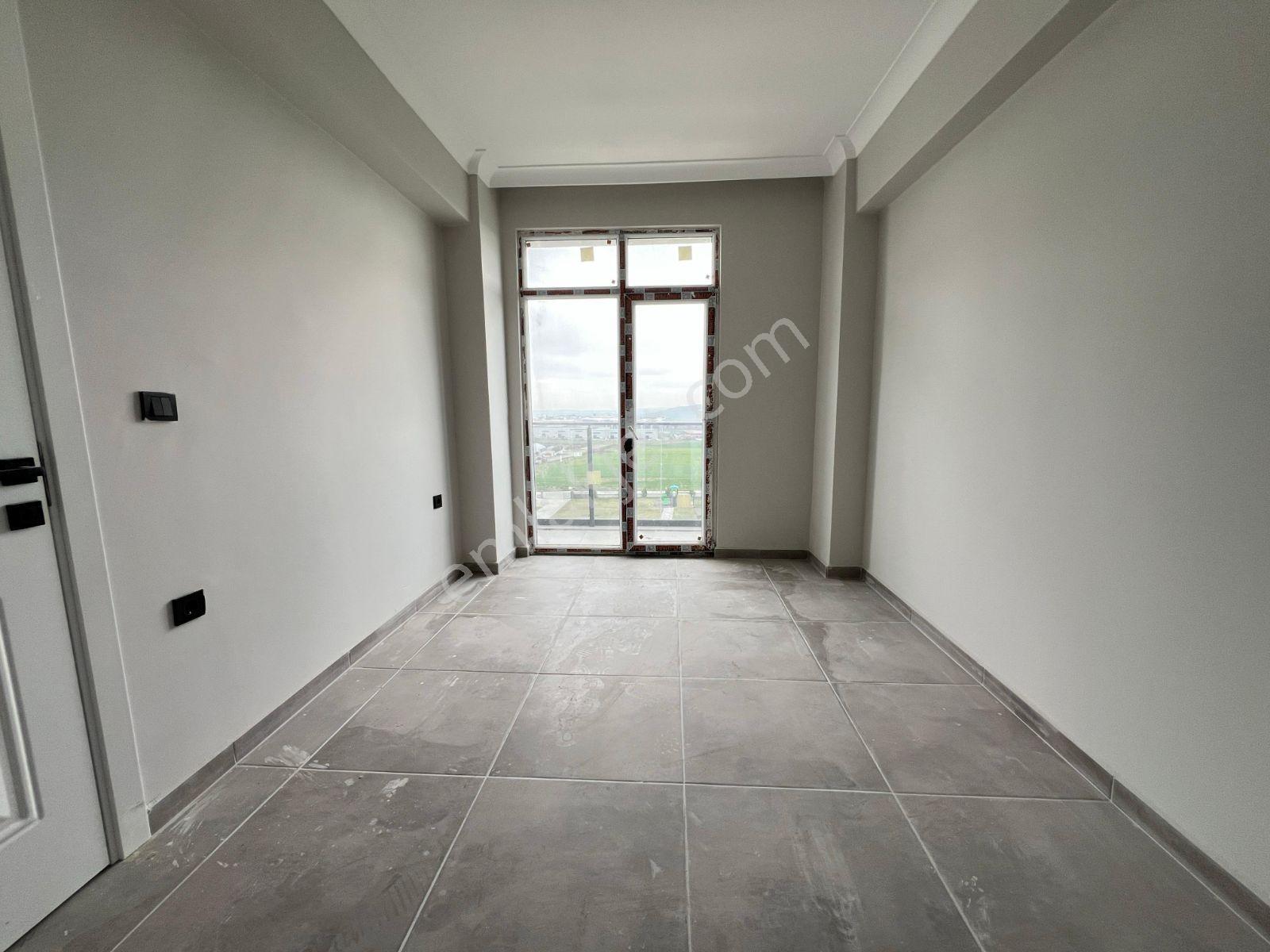 Hatip Mahallesinde Havuz Cephe Satılık 1+1 Daire - Görsel 5