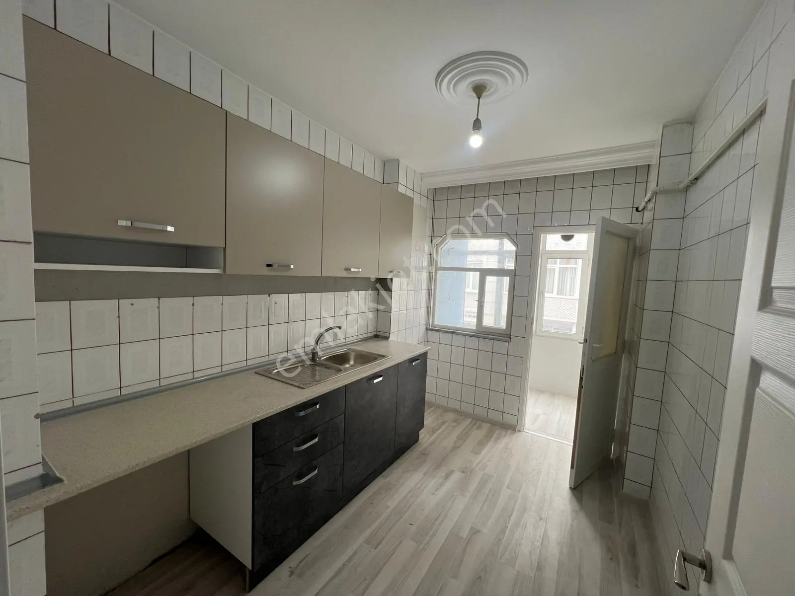 Pegaas'tan Üniversite Mah. Metrobüse Yakın 3+1 Kiralık Daire** - Görsel 4