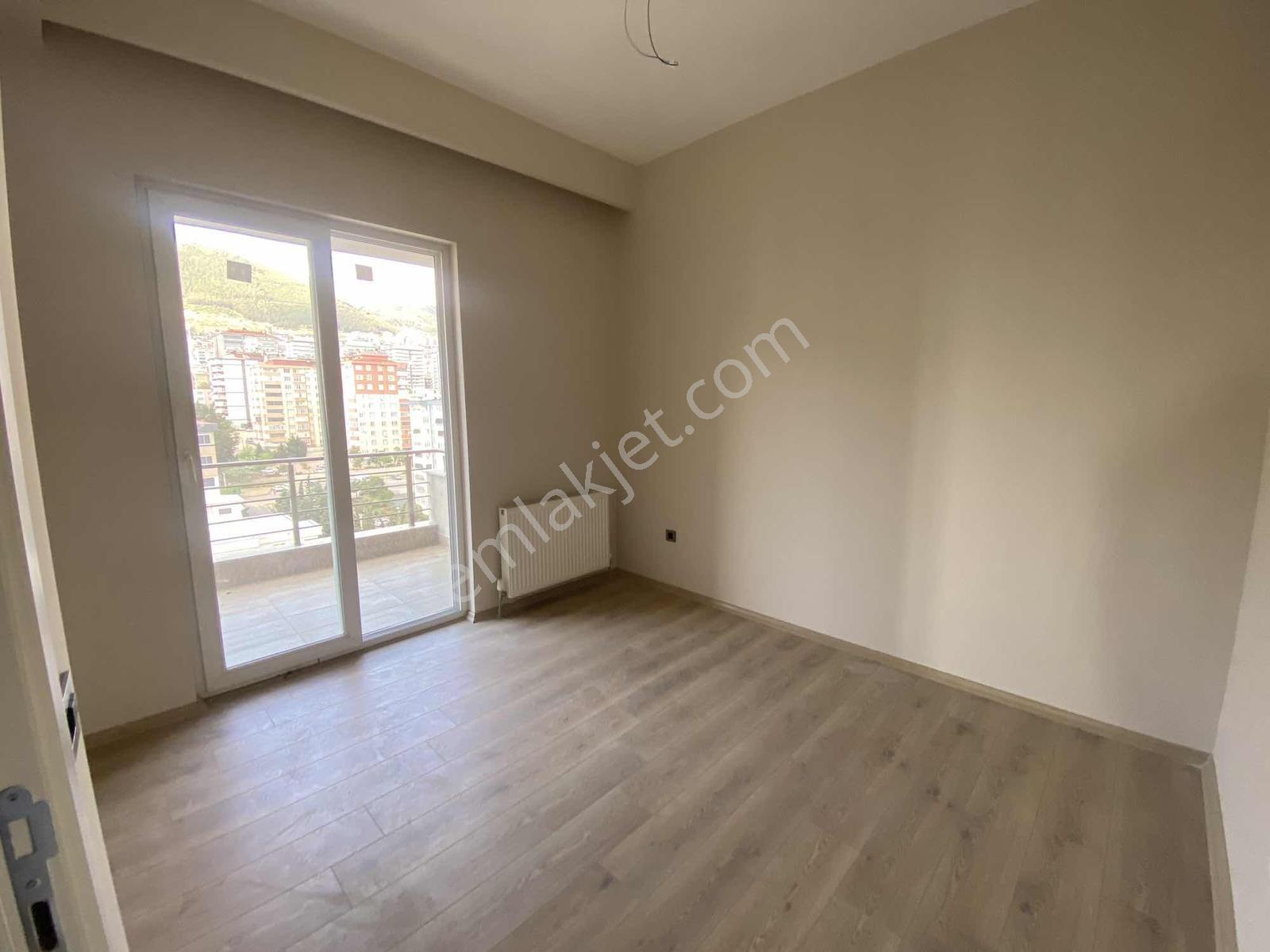 Ulus Sitesinde Satılık 5+1 Daire - Görsel 6