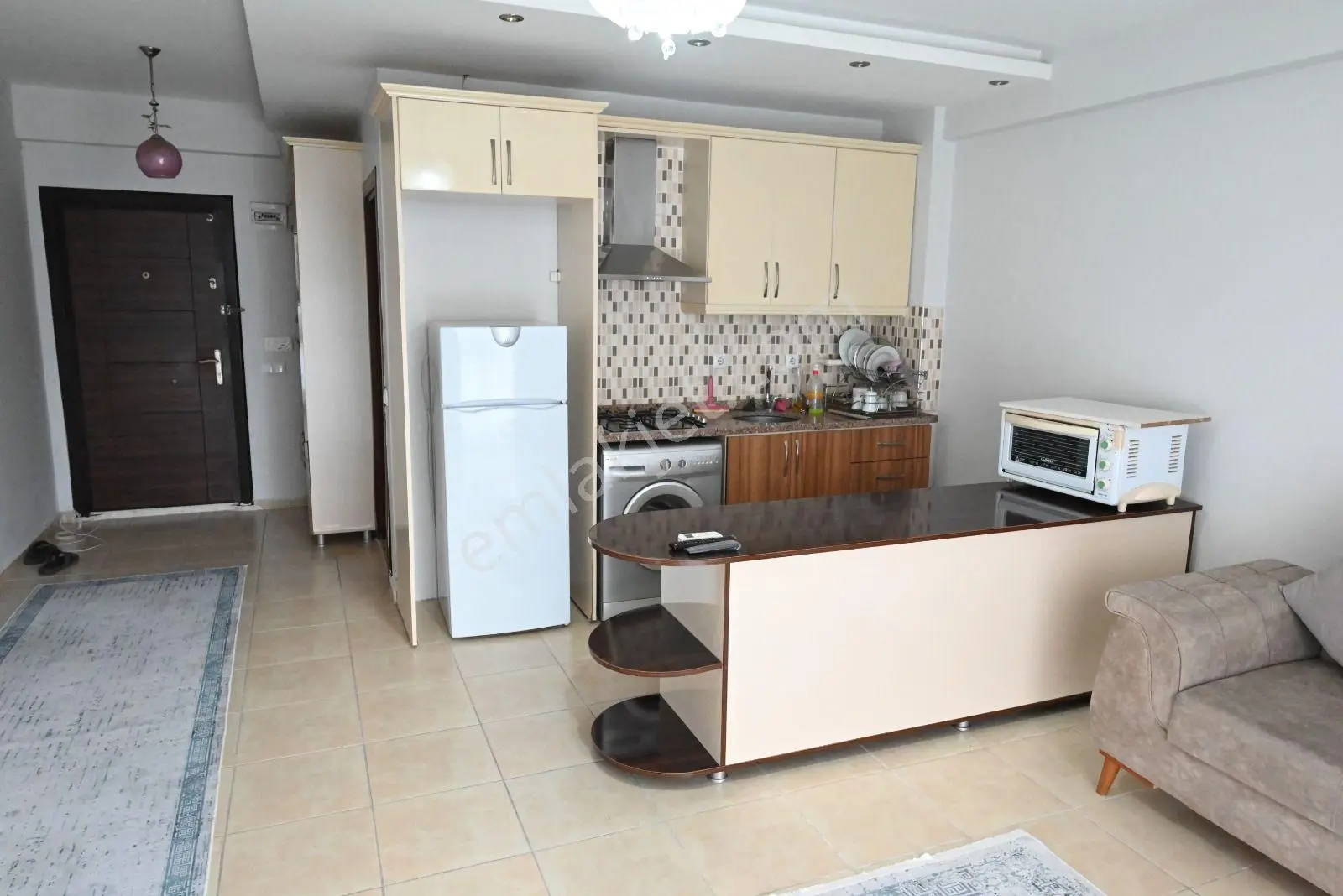 Üstünkent'ten Çiftlikköy'de Full Eşyalı Ferah Oturumlu 1+1 Daire - Görsel 2
