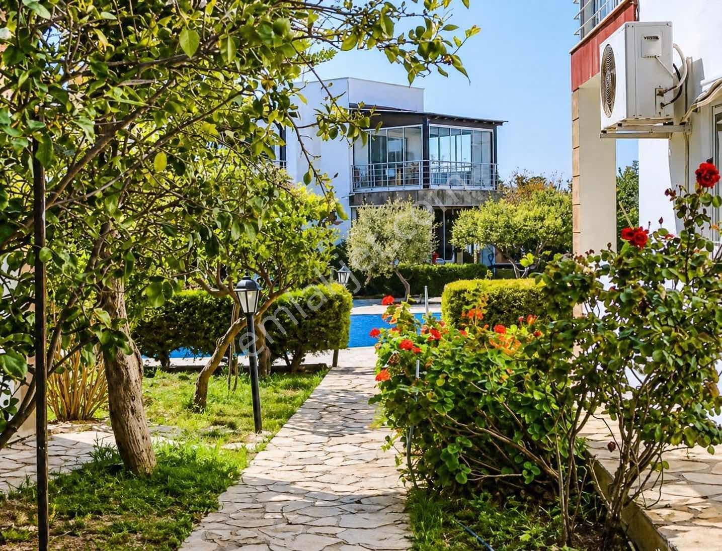 Bodrum Turgutreis Bahçelievler Satılık Bahçe Kat Daire - Görsel 2