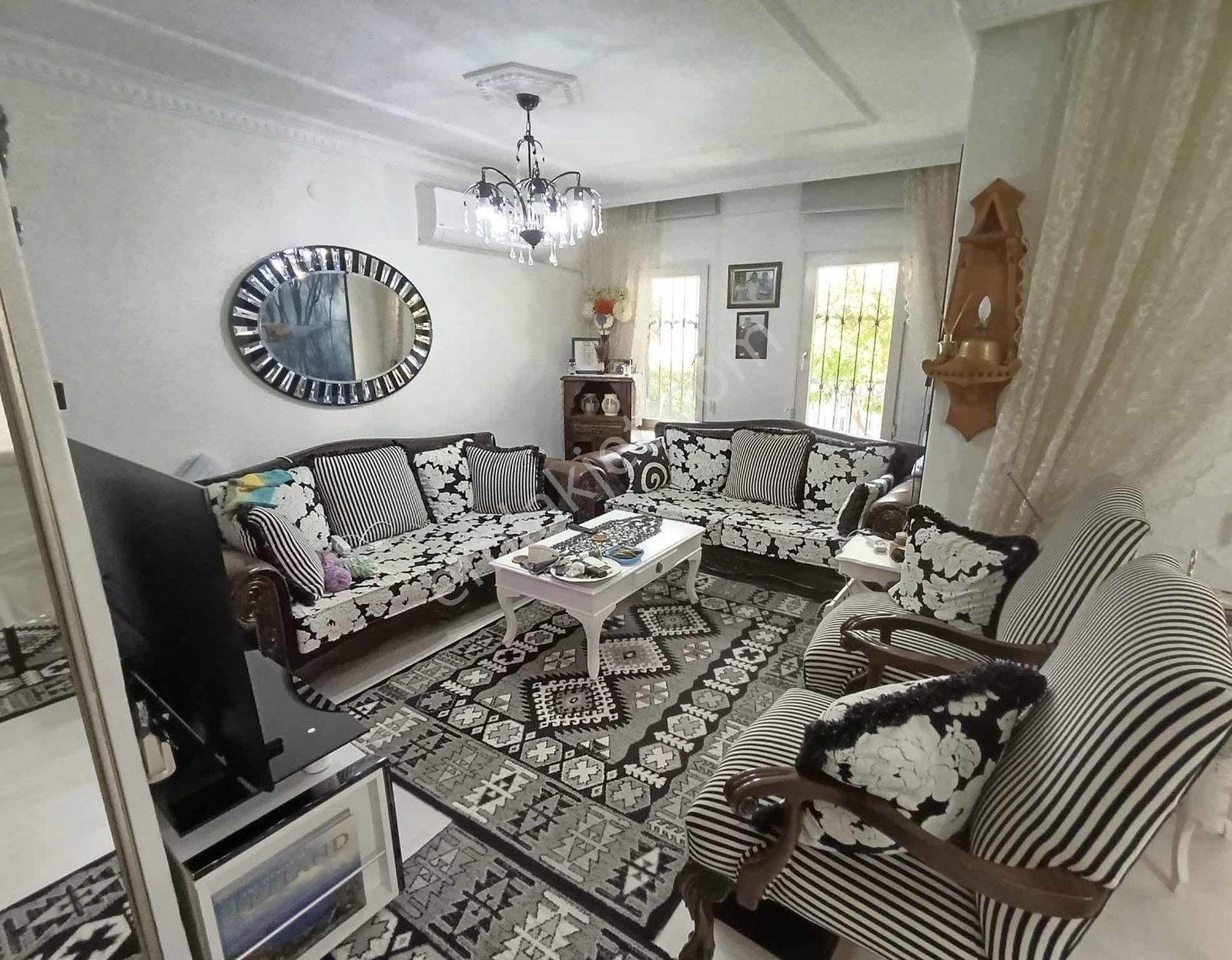 Kuşadası Kadınlar Denizi Mahallesi Satılık 4+1 Tribleks Villa - Görsel 27