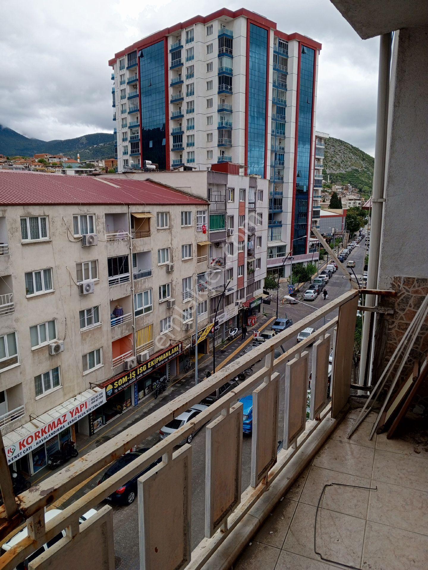 Yeliz'den Manisa Soma Merkezde Uygun Fiyata 3+1 Satılık Daire - Görsel 2