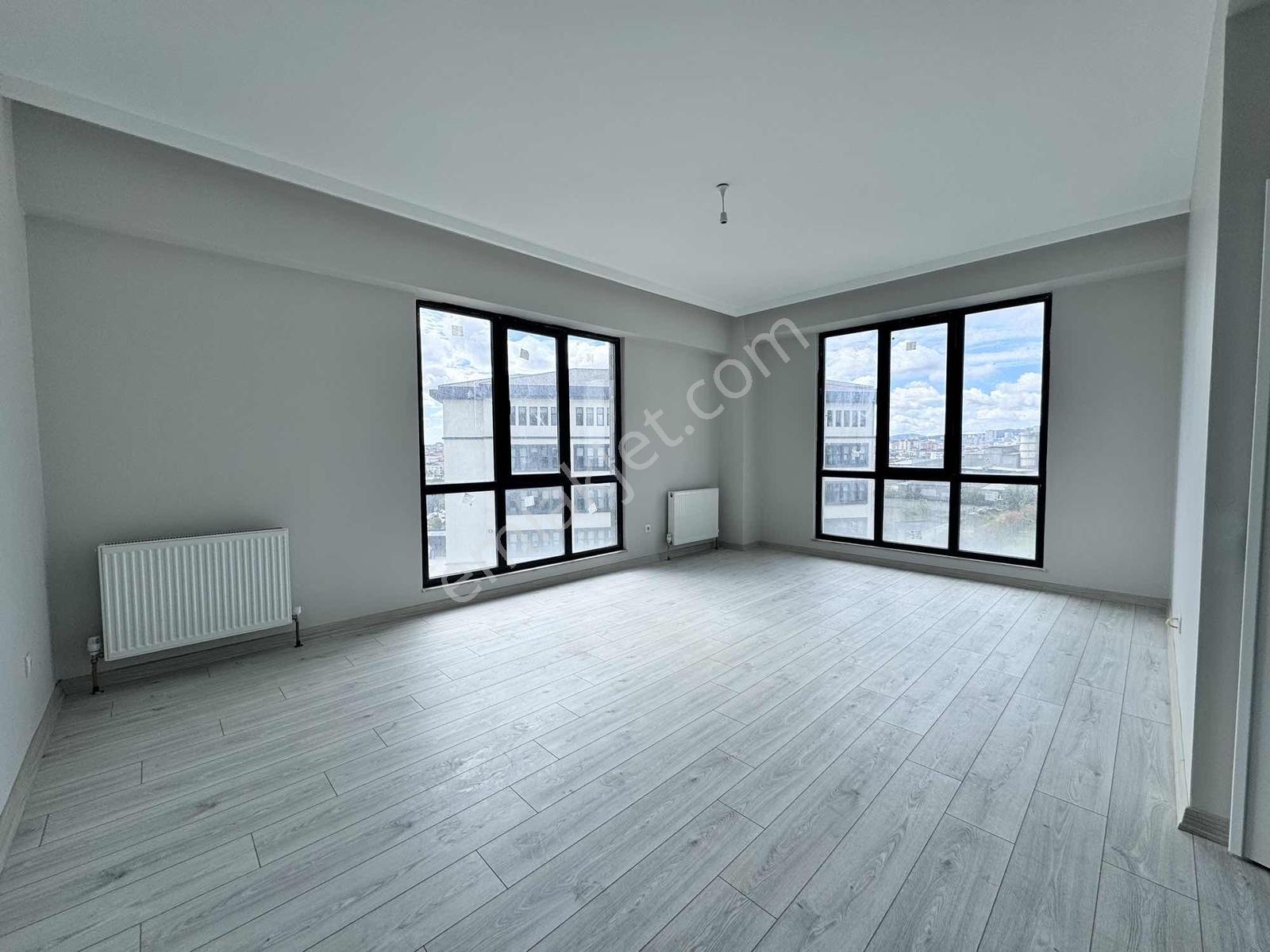 Sancaktepe Turan Towers 2+1 Satılık Geniş Ara Kat Daire - Görsel 2